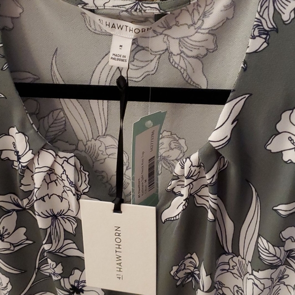 Sleeveless Top by 41 Hawthorn from Stitch Fix - Picture 3 of 4